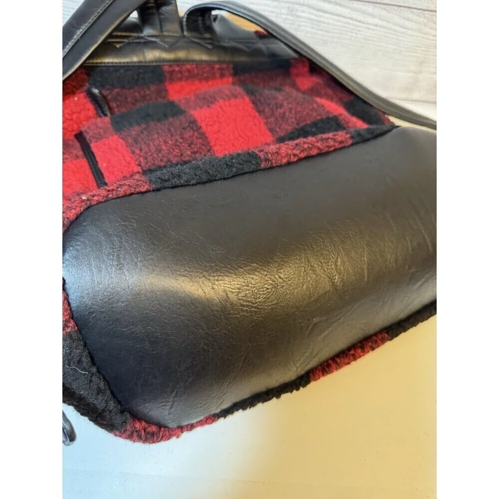 Jen & Co. HATTIE Sherpa Guitar Backpack In Red Black